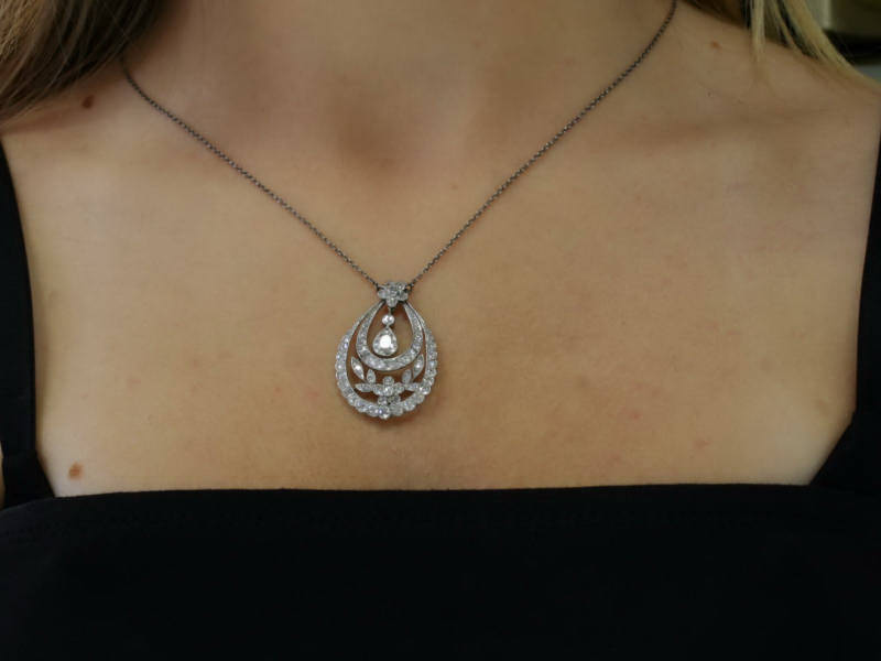 Edwardian pear diamond solitaire pendant, flowery design (image 4 of 9)
